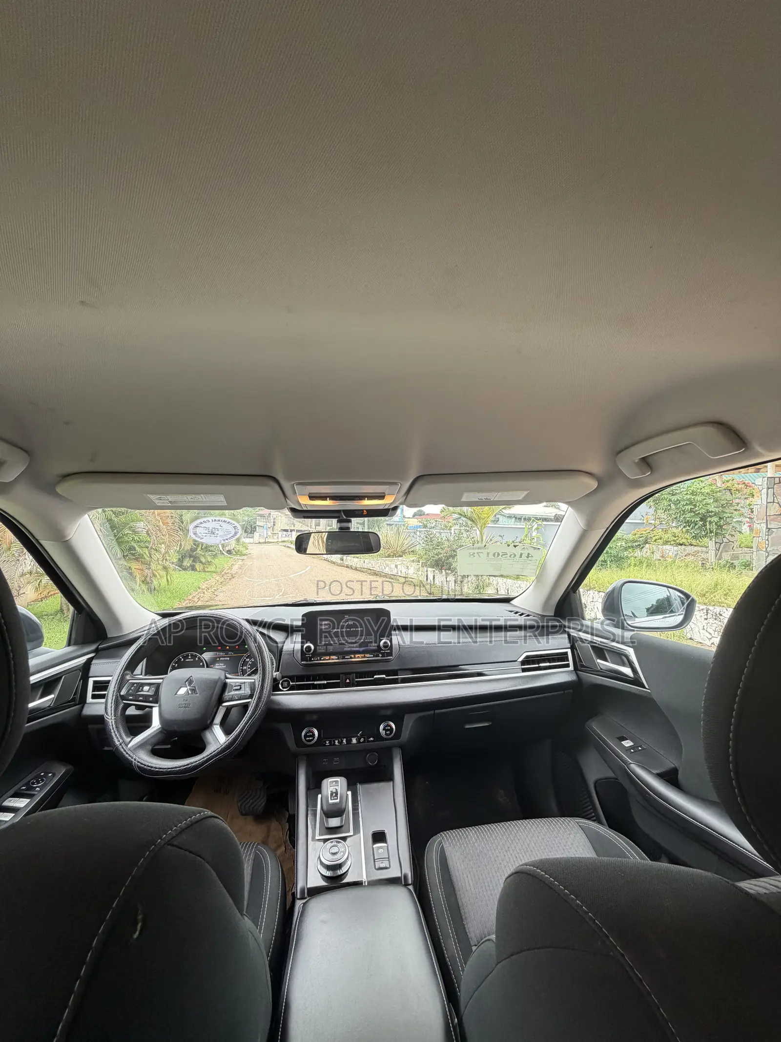 Mitsubishi Outlander ES 2024 Silver