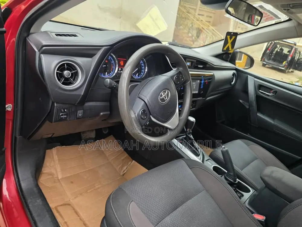 Toyota Corolla 2018 Red