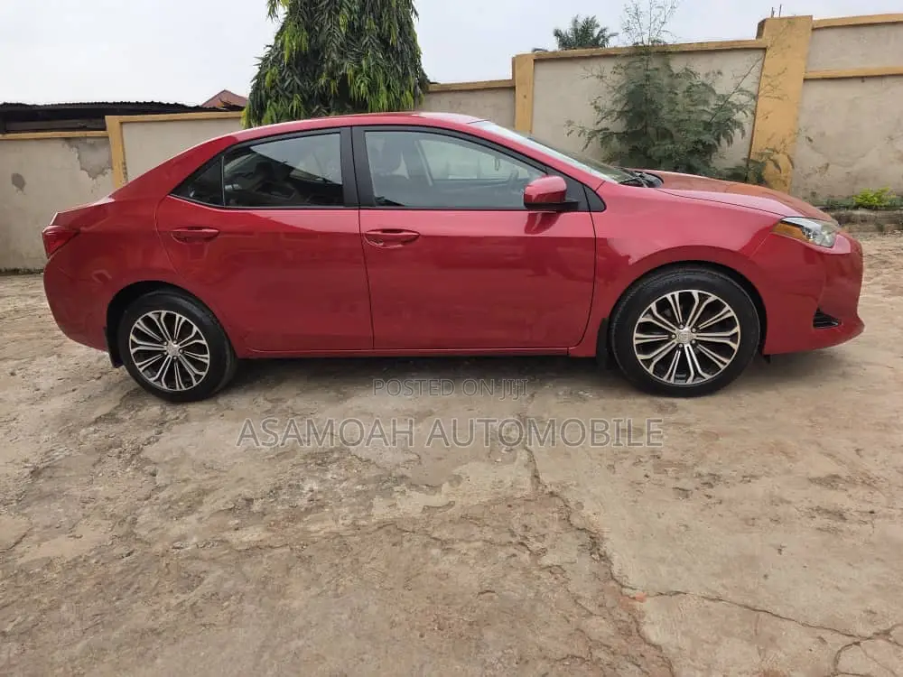 Toyota Corolla 2018 Red