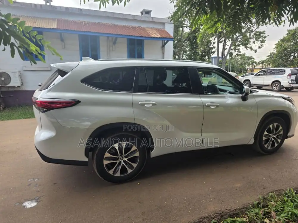 Toyota Highlander 2024 White
