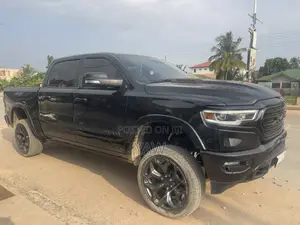RAM 1500 2022 Black