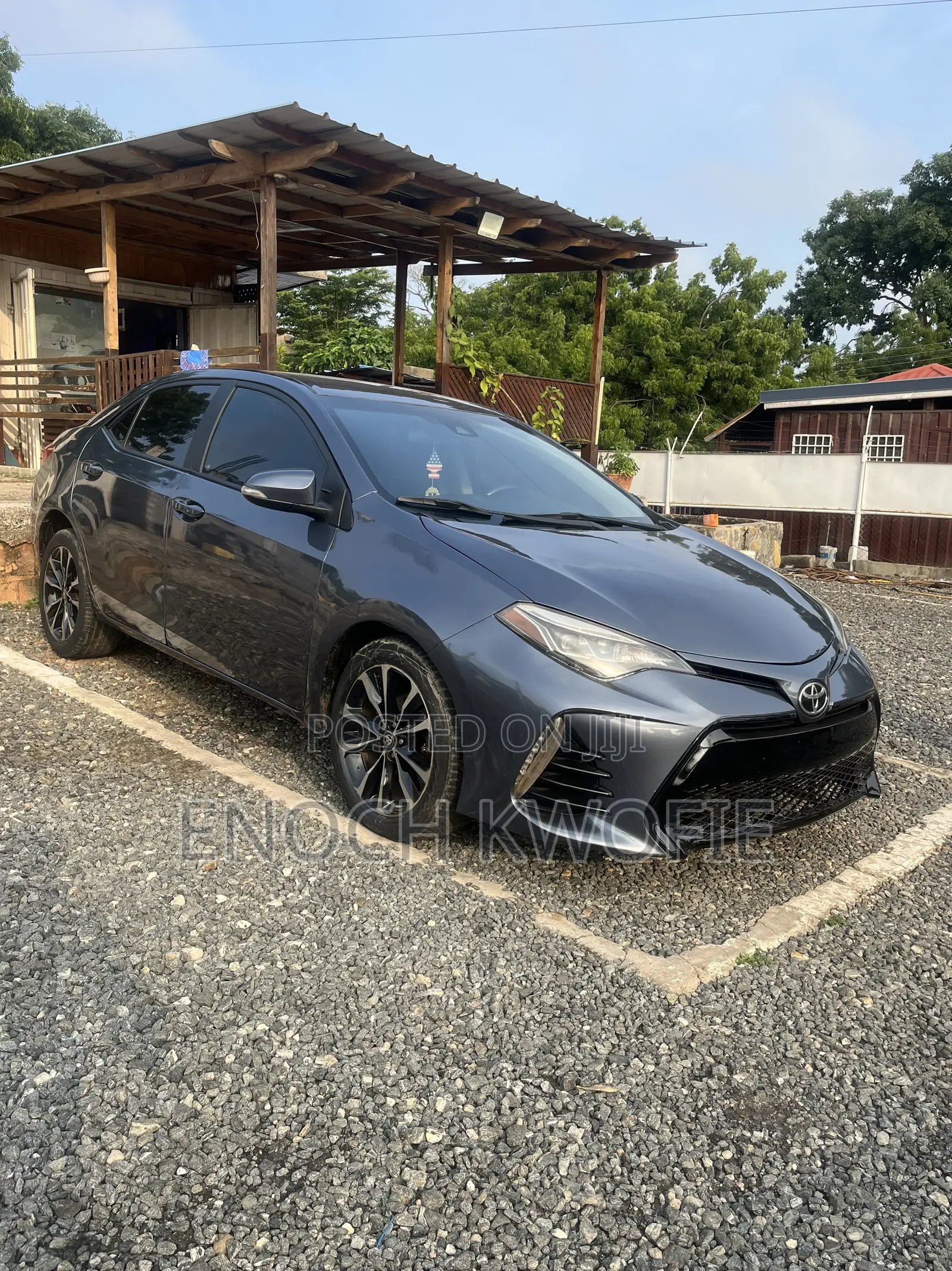 Toyota Corolla SE 4dr Sedan (1.8L 4cyl CVT) 2017 Gray