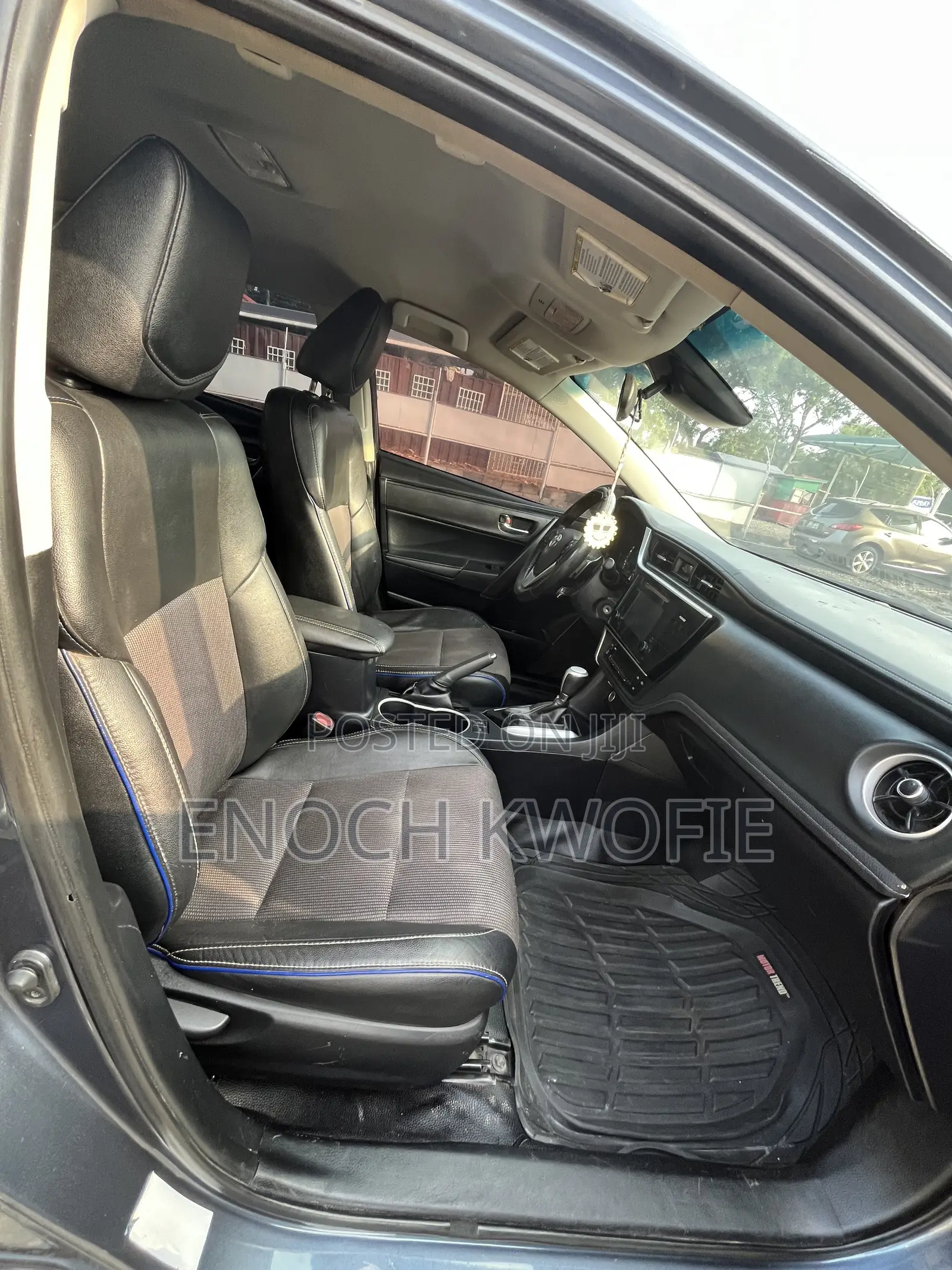 Toyota Corolla SE 4dr Sedan (1.8L 4cyl CVT) 2017 Gray