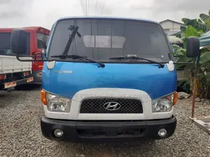 Hyundia Mighty 2001