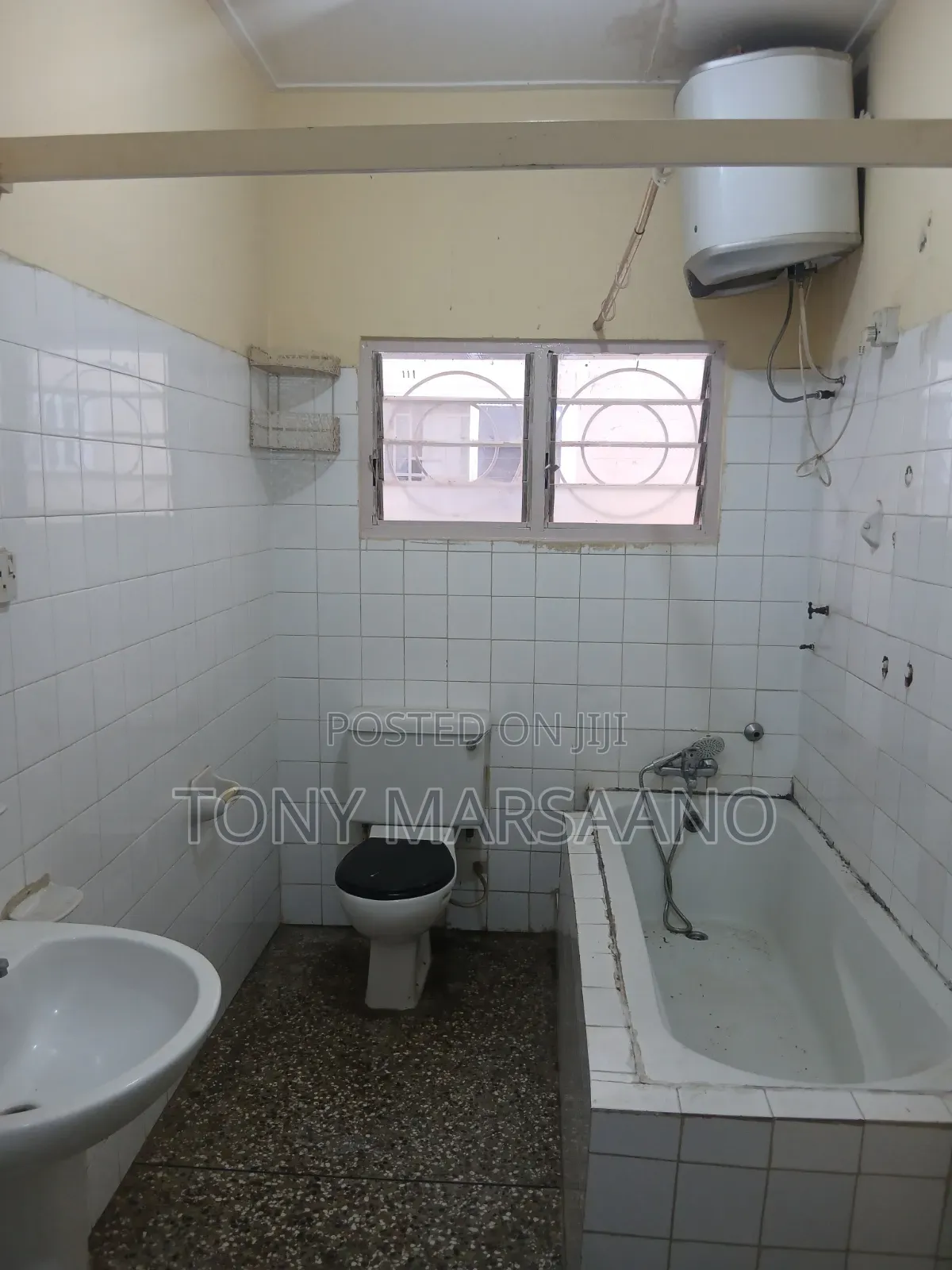 7bdrm House in Haatso, Papao for rent