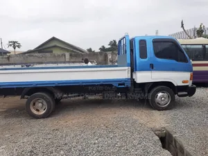 Hyundia Mighty 2001