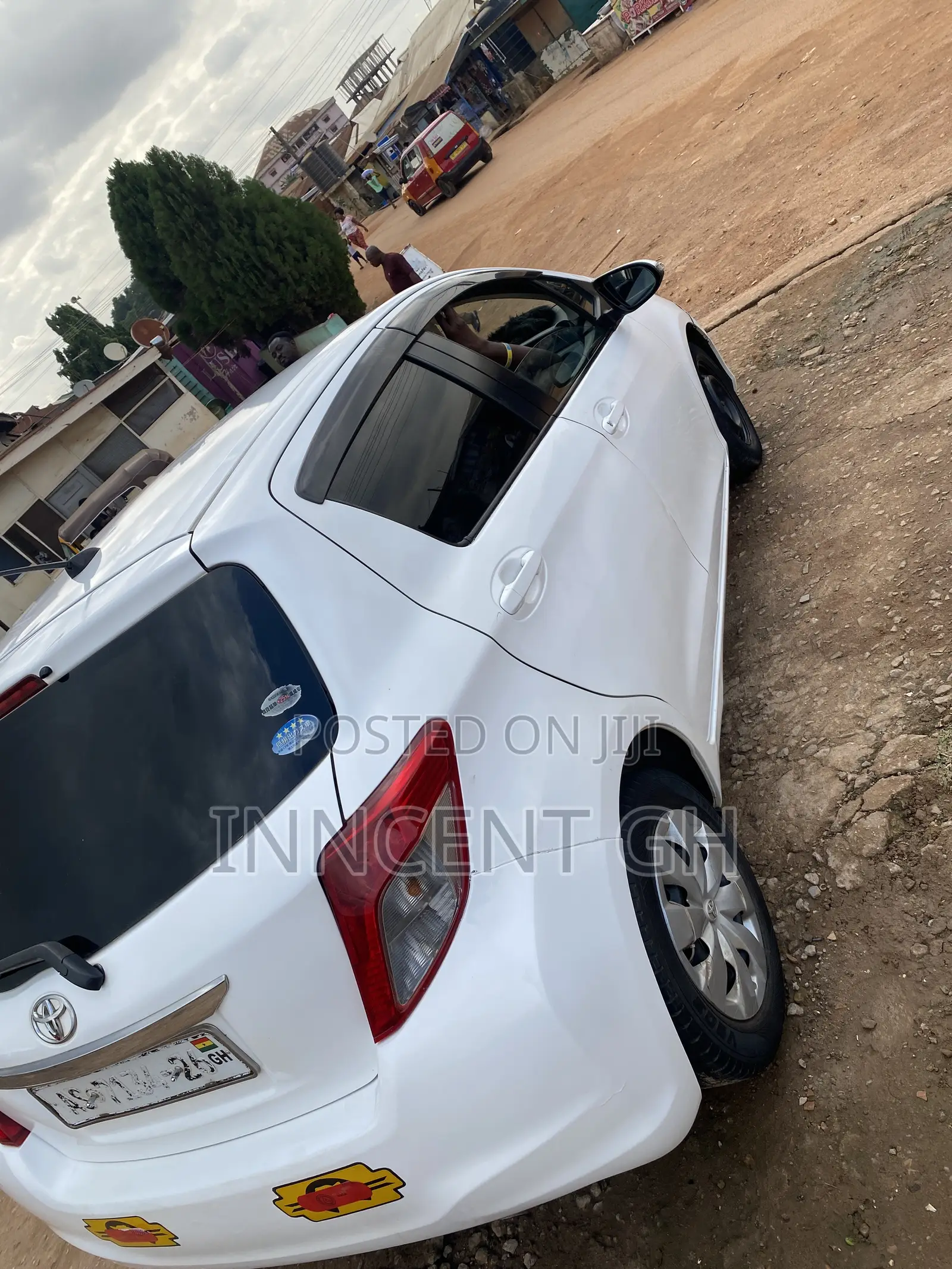 Toyota Vitz 2013 White