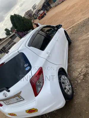 Toyota Vitz 2013 White