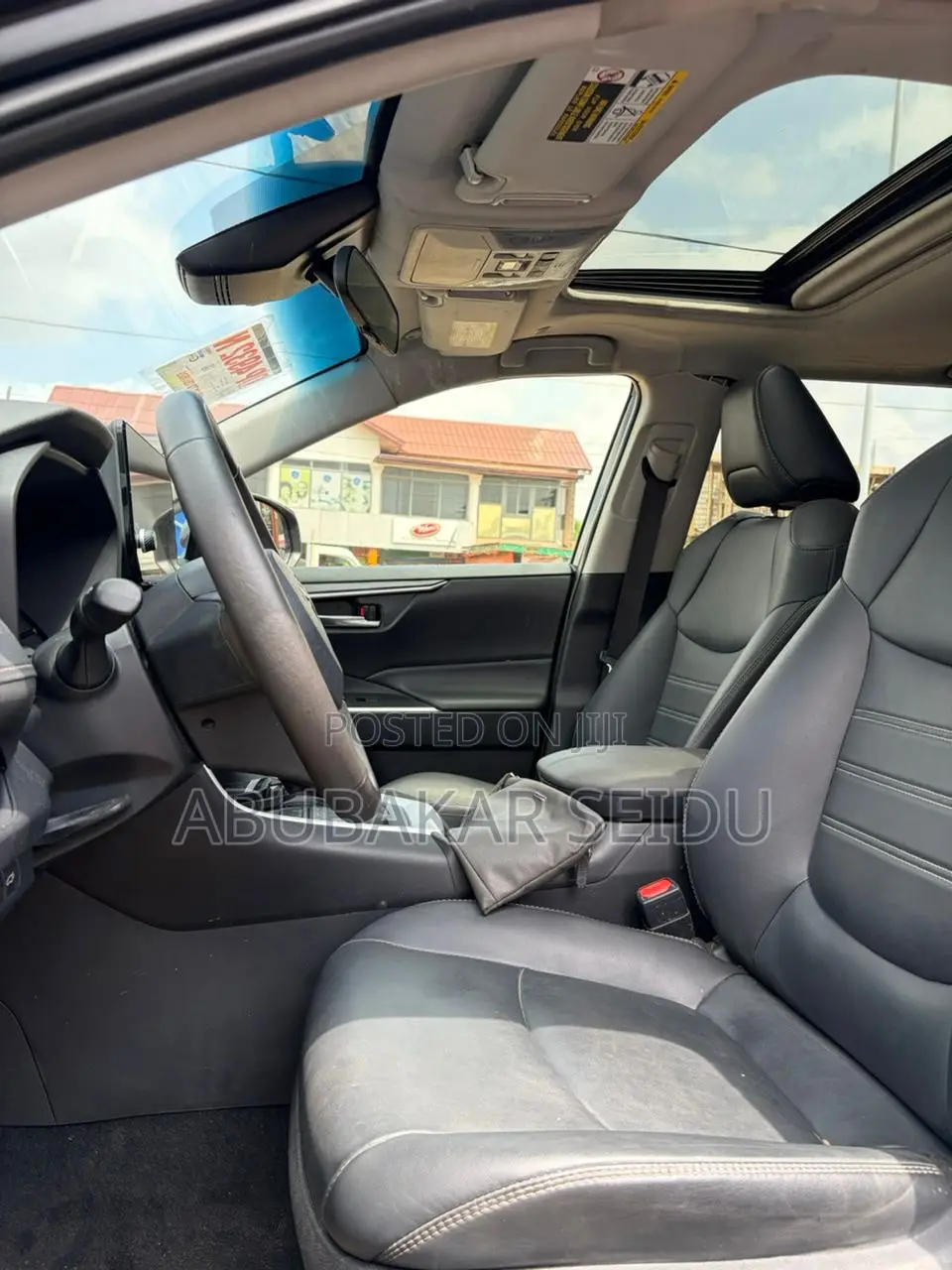 Toyota RAV4 XLE Premium AWD 2024 Black