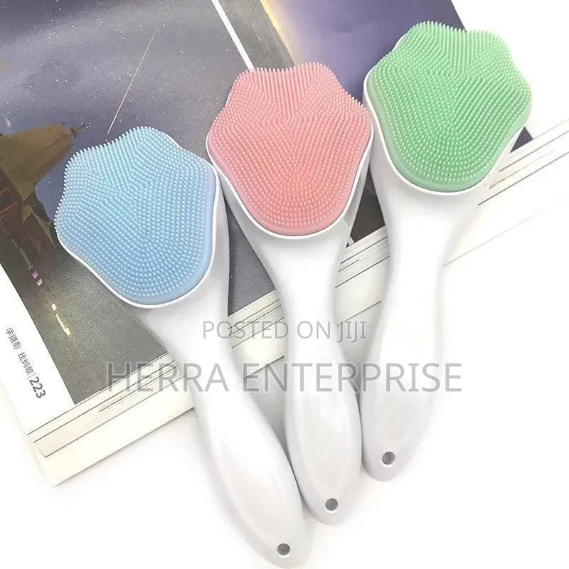 Face Cleansing Brush 1
