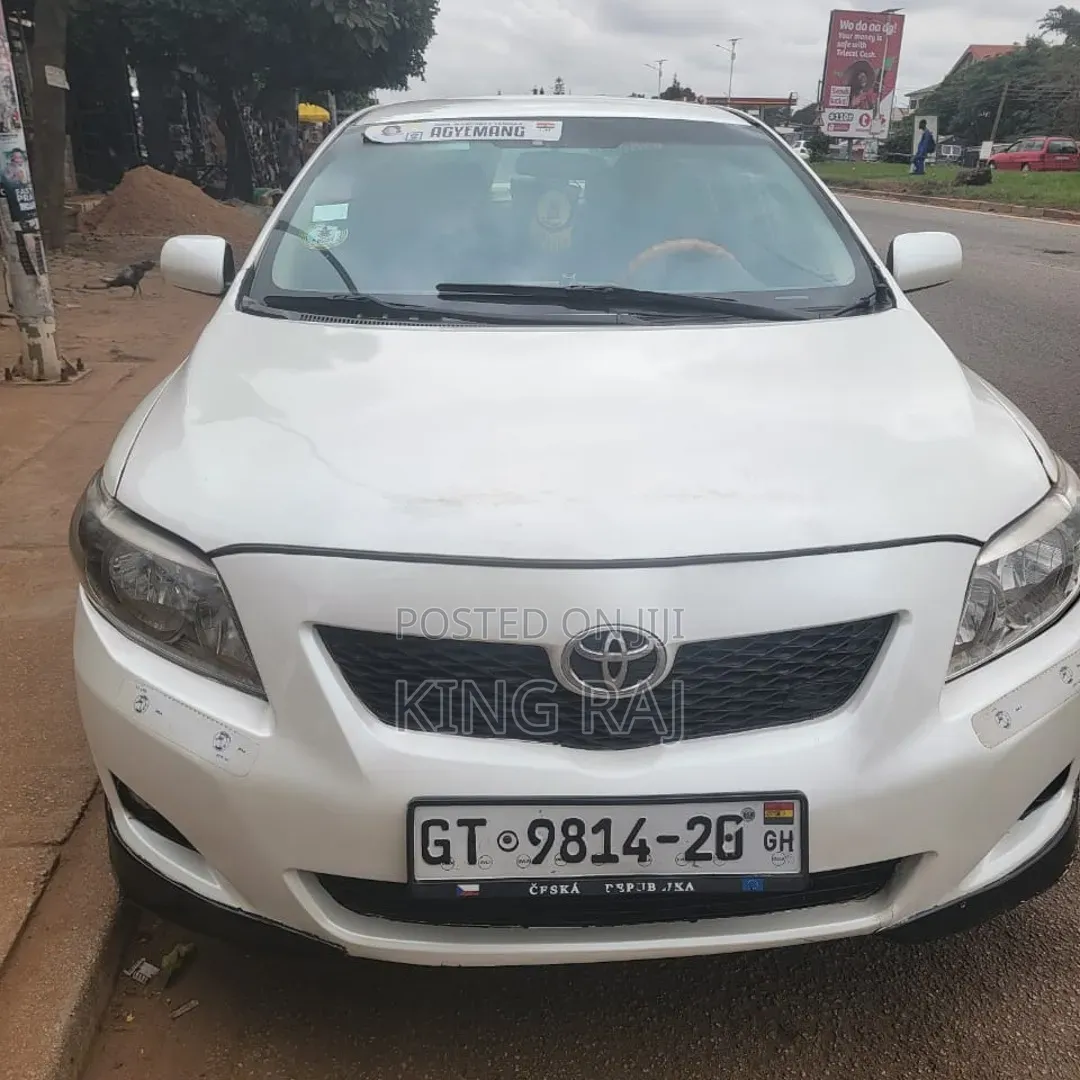 Toyota Corolla 2010 White