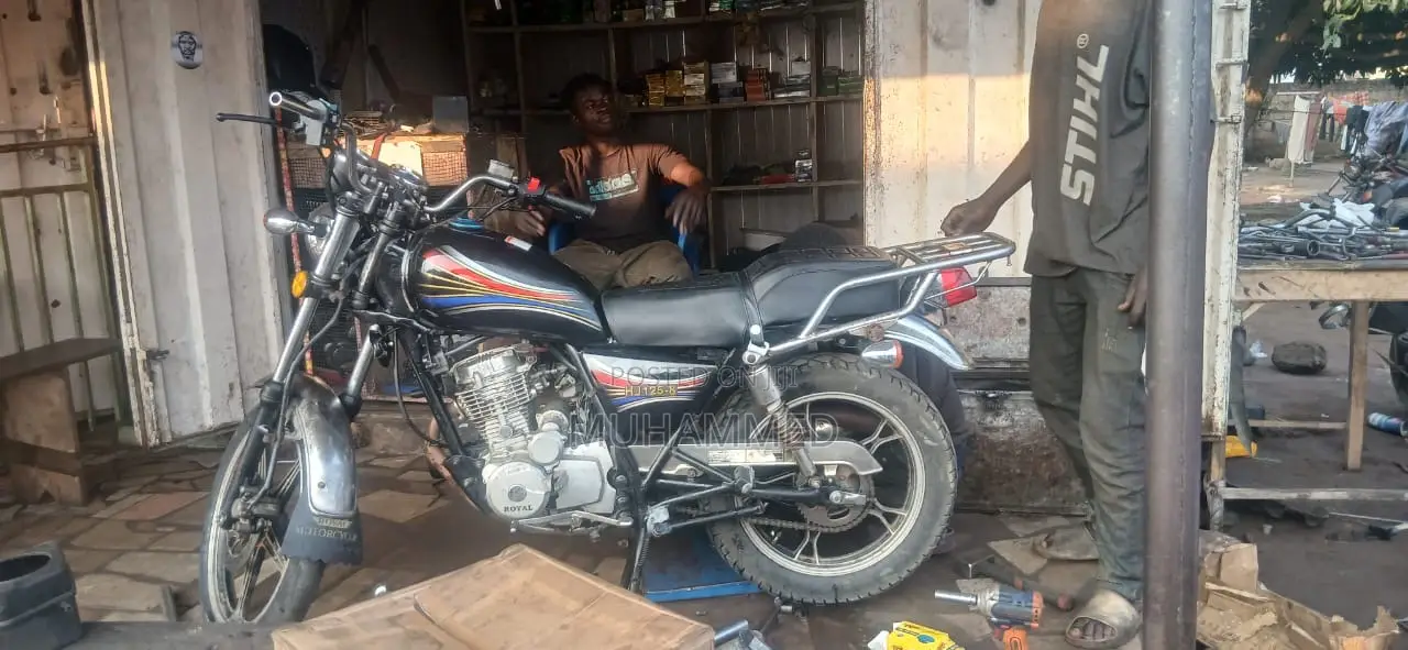 Royal Motorcycle 2023 Black