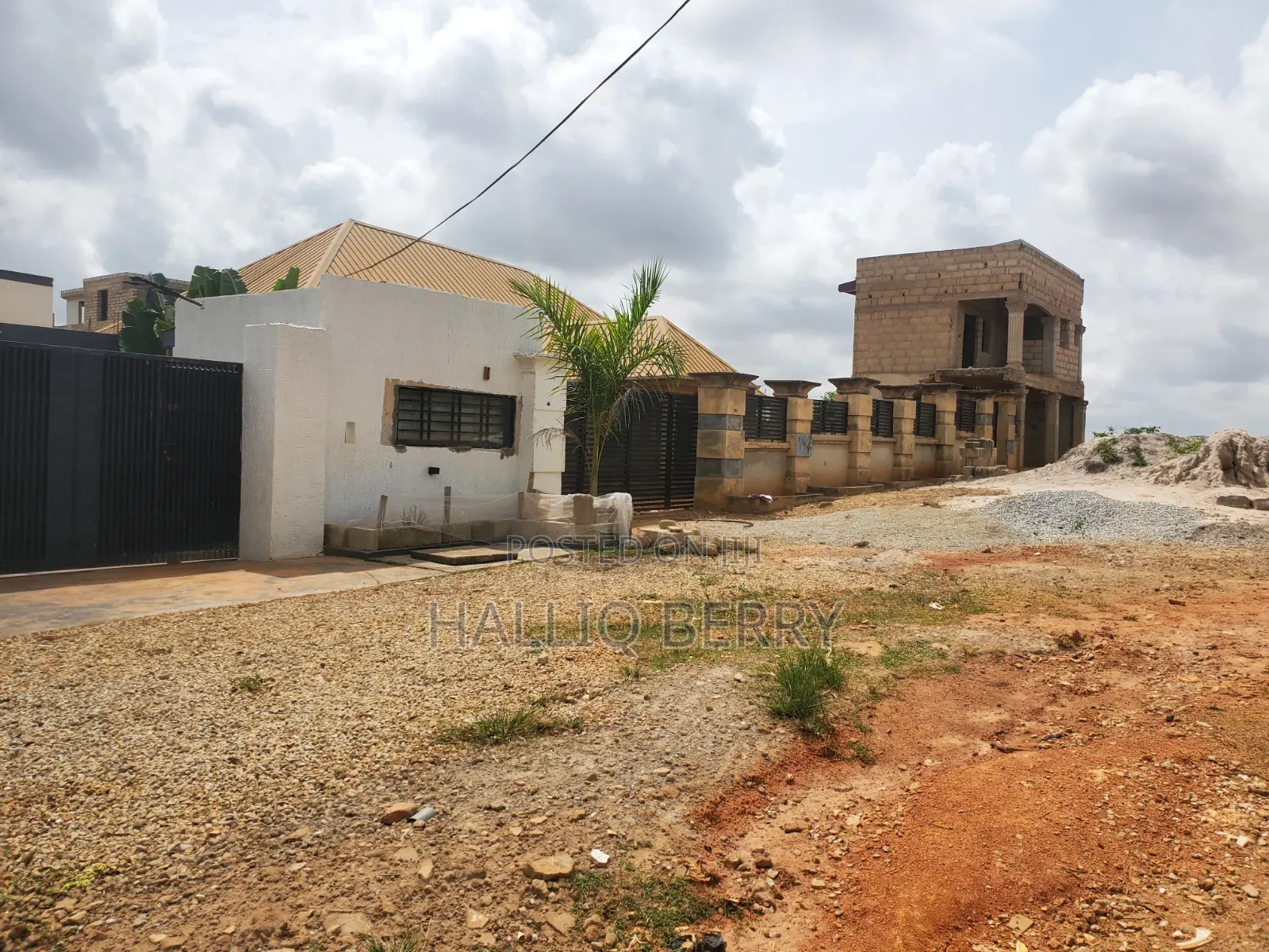 9bdrm House in Kumasi Metropolitan for sale