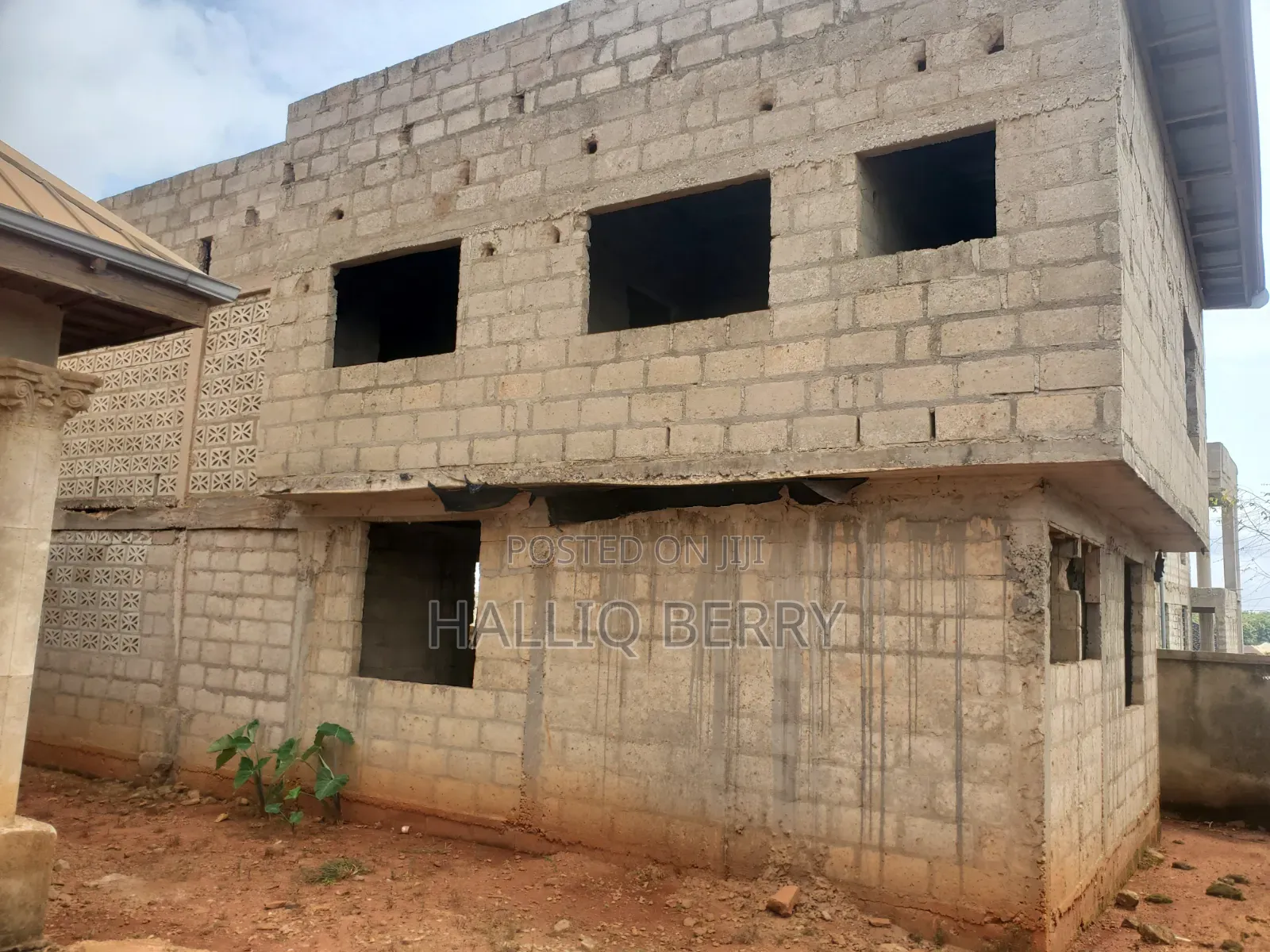 9bdrm House in Kumasi Metropolitan for sale