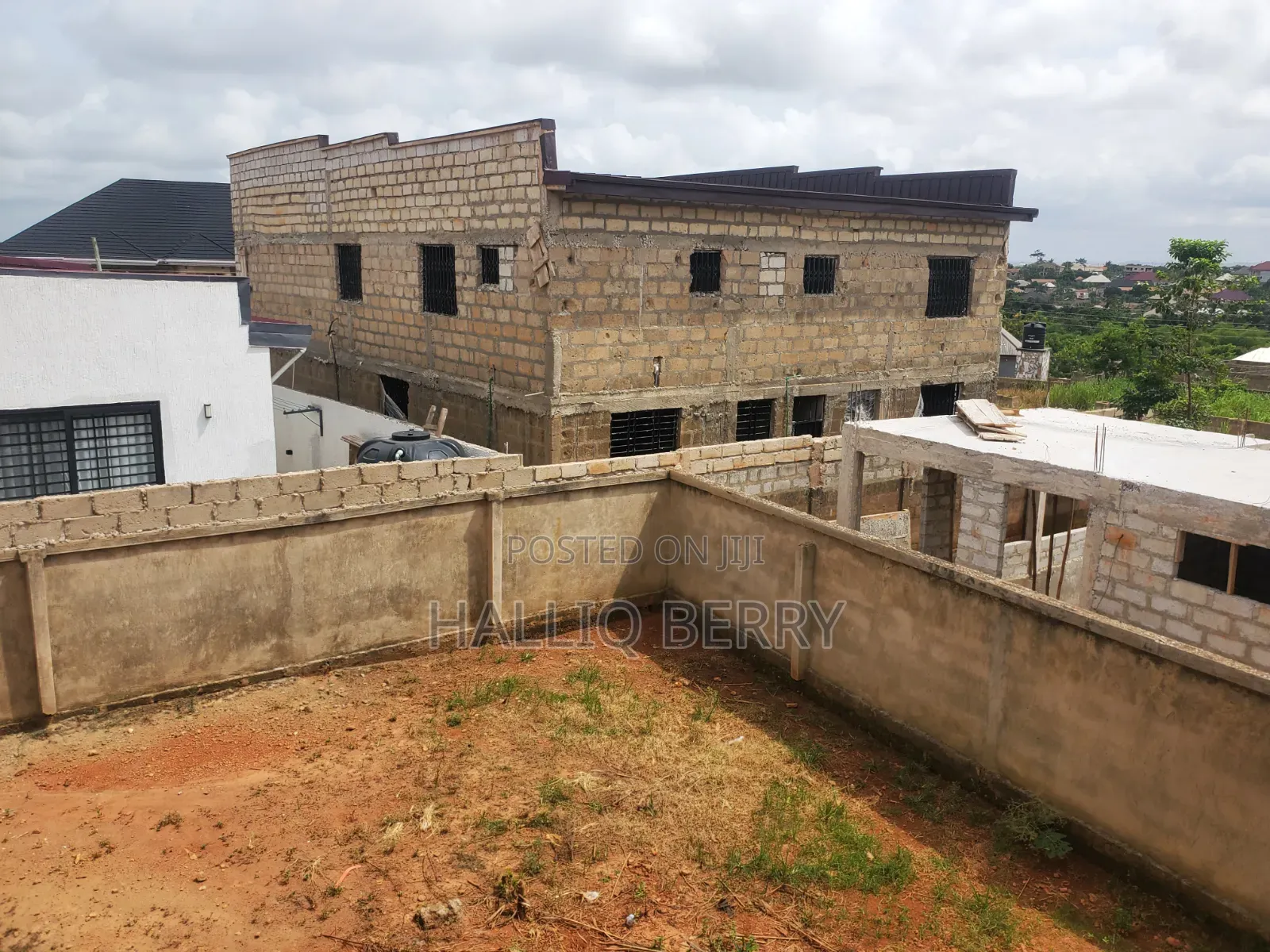 9bdrm House in Kumasi Metropolitan for sale