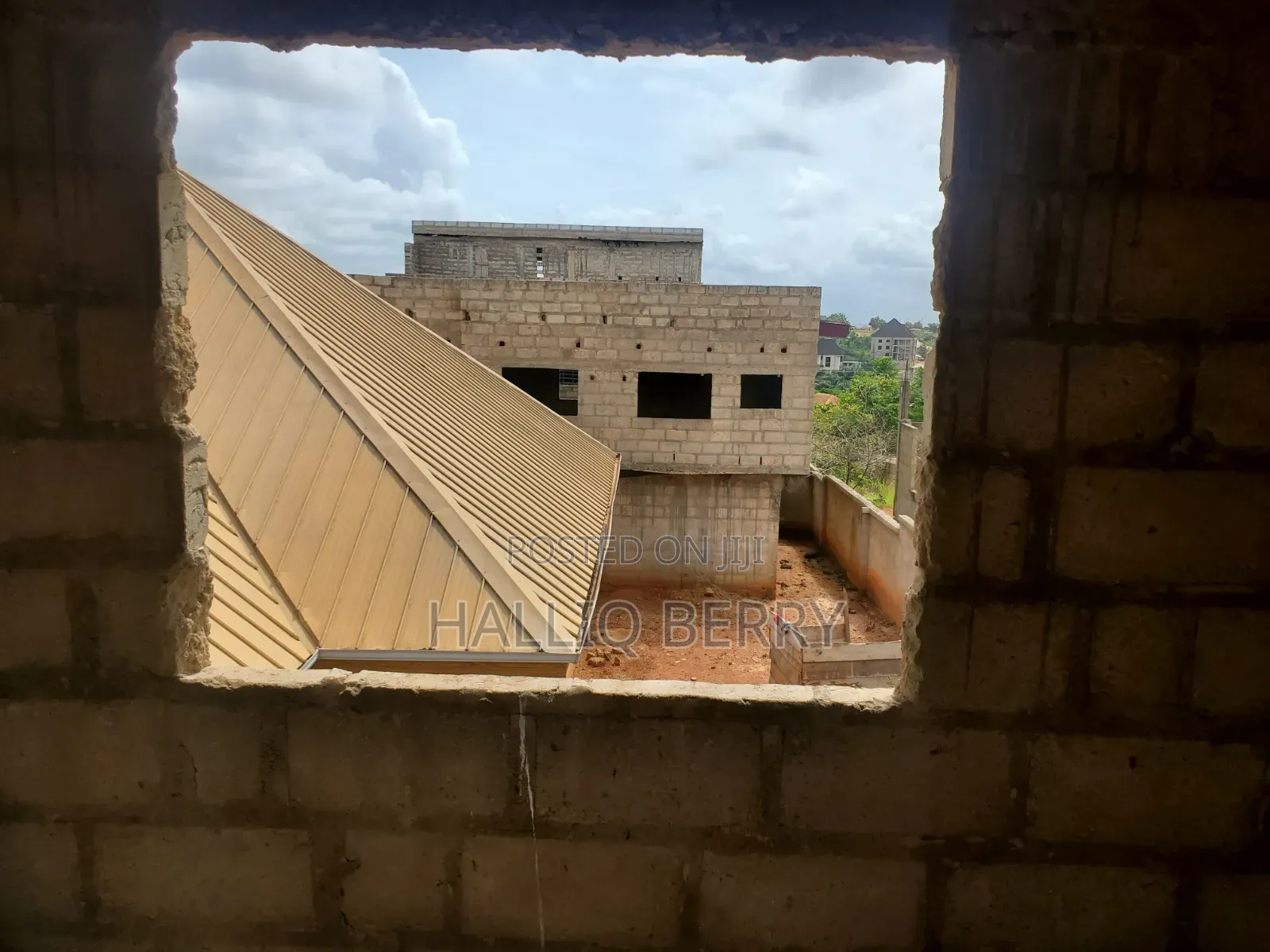 9bdrm House in Kumasi Metropolitan for sale