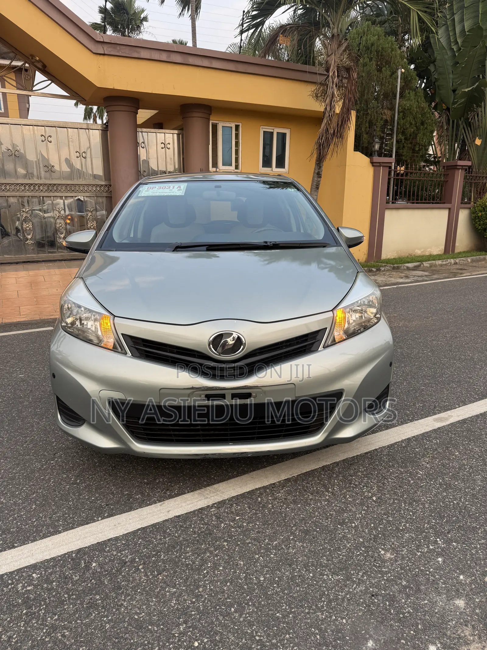 Toyota Vitz 1.3 FWD 3dr 2011 Green