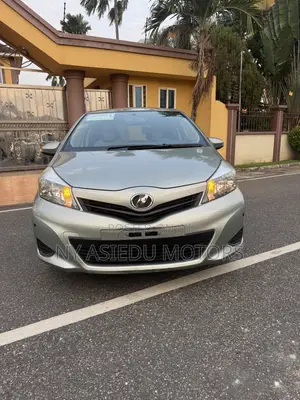 Toyota Vitz 1.3 FWD 3dr 2011 Green