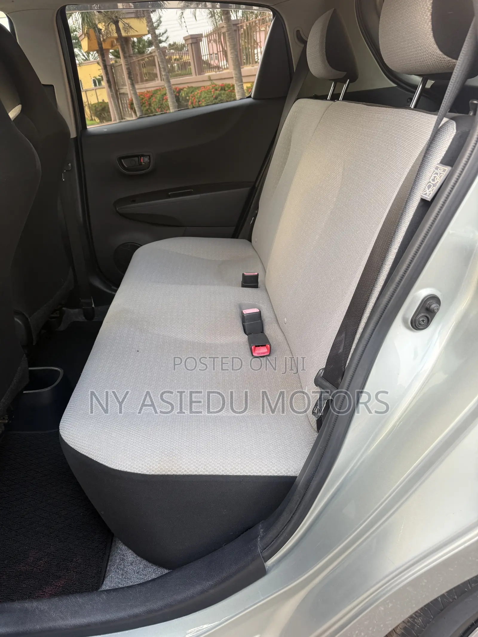 Toyota Vitz 1.3 FWD 3dr 2011 Green