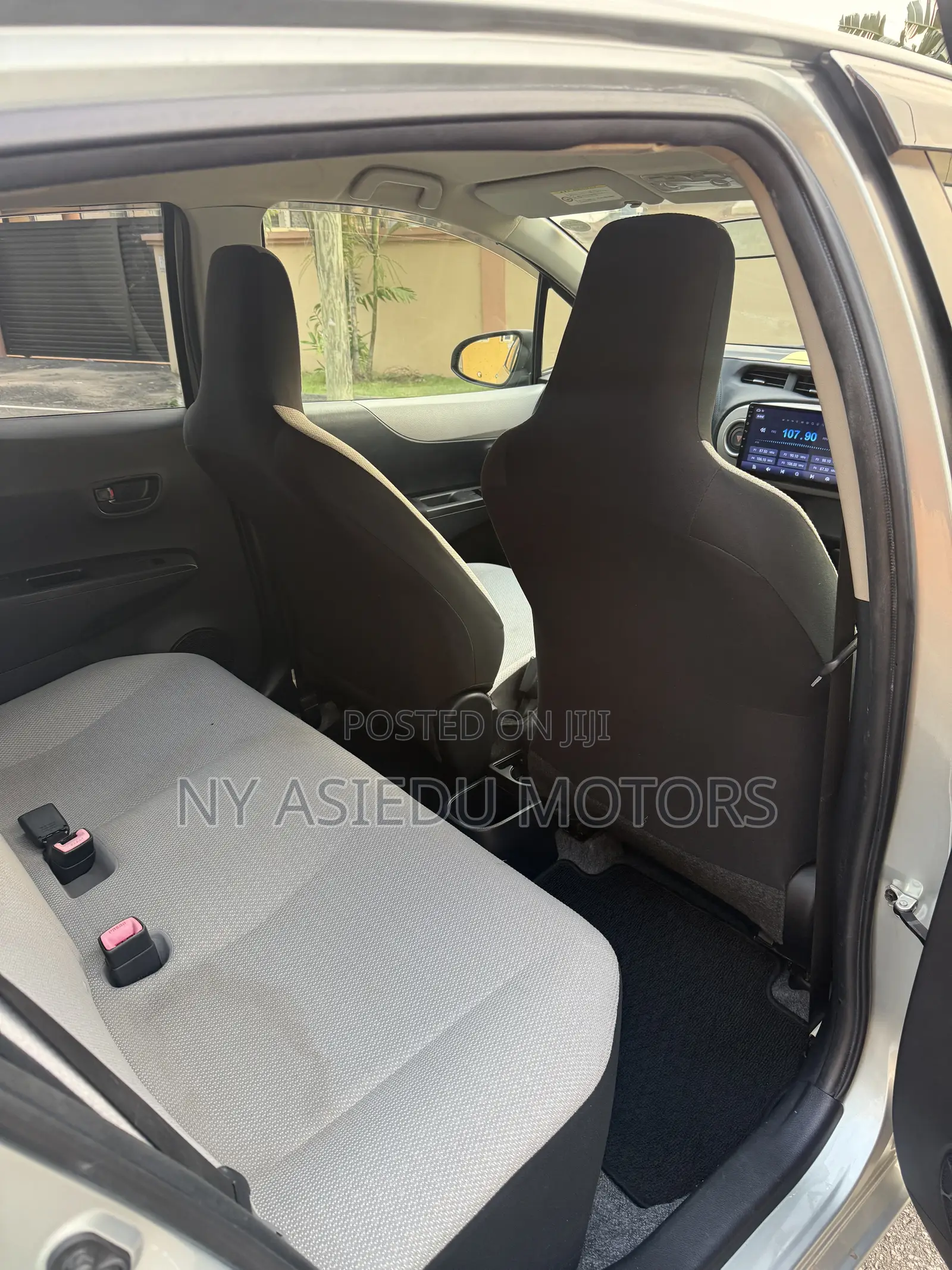 Toyota Vitz 1.3 FWD 3dr 2011 Green
