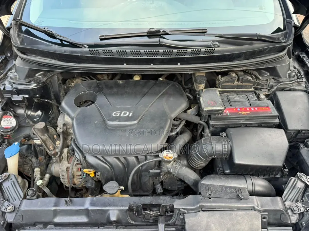 Hyundai Avante 2012 Black