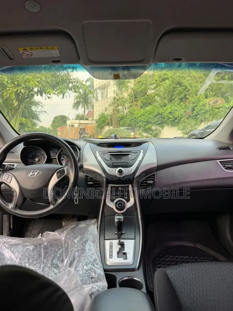Hyundai Avante 2012 Black