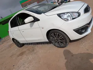Mitsubishi Mirage SE 2018 Pearl
