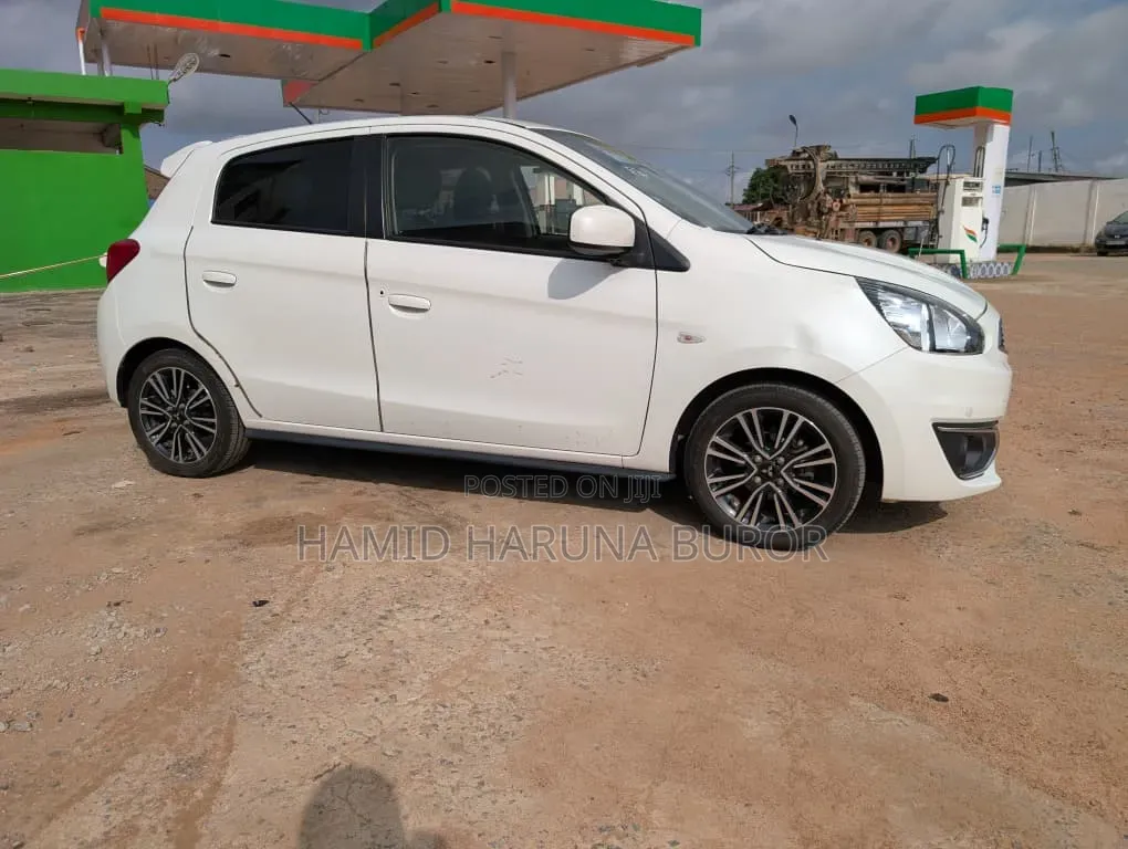 Mitsubishi Mirage SE 2018 Pearl