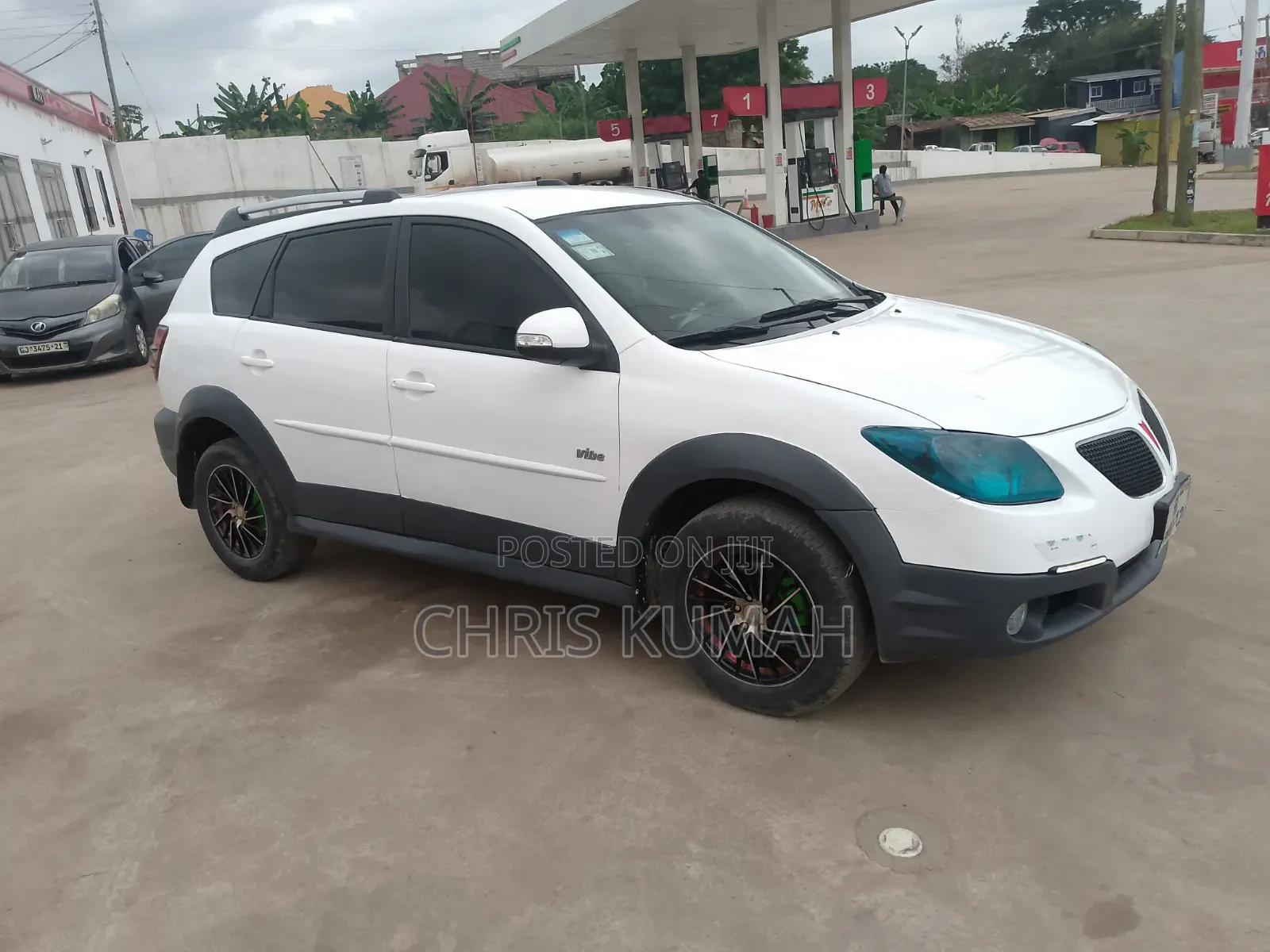 Pontiac Vibe 2006 White