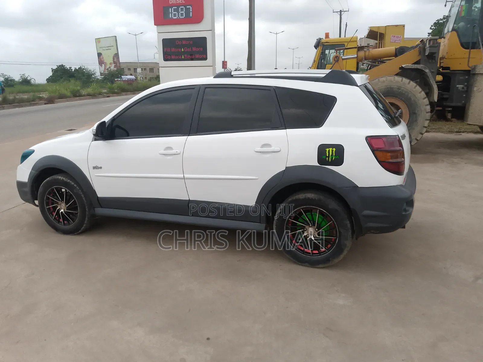 Pontiac Vibe 2006 White