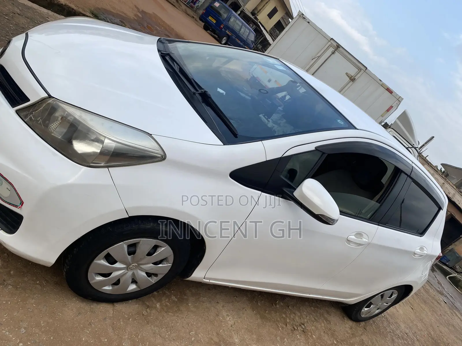 Toyota Vitz 2013 White