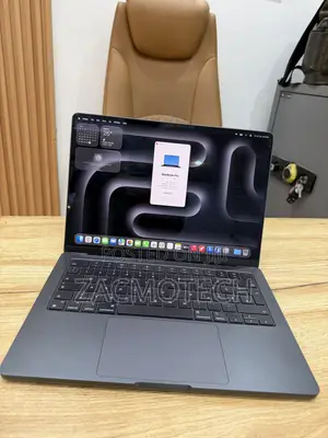 Laptop Apple MacBook Pro 2024 M4 16GB Apple M4 SSD 512GB