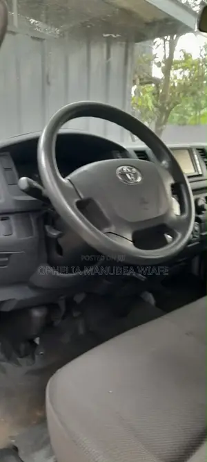 Toyota HiAce 2014 White