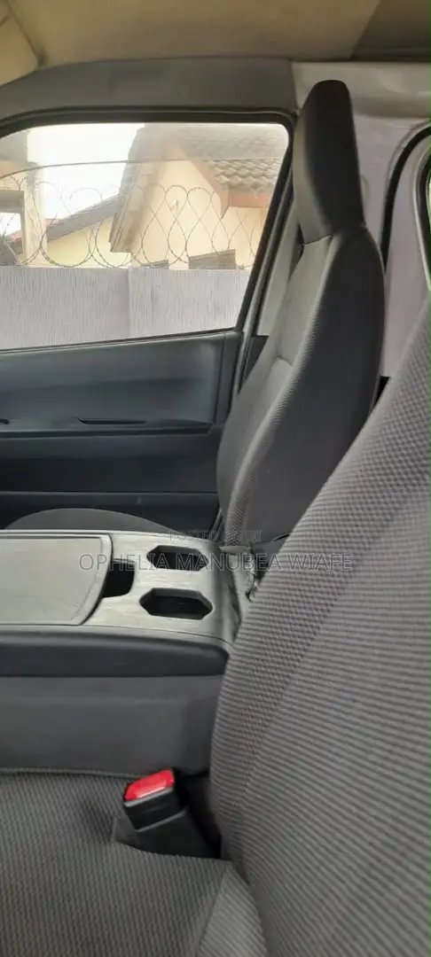 Toyota HiAce 2014 White