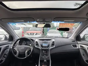 Hyundai Elantra SE 4dr Sedan (1.8L 4cyl 6A) 2015 White