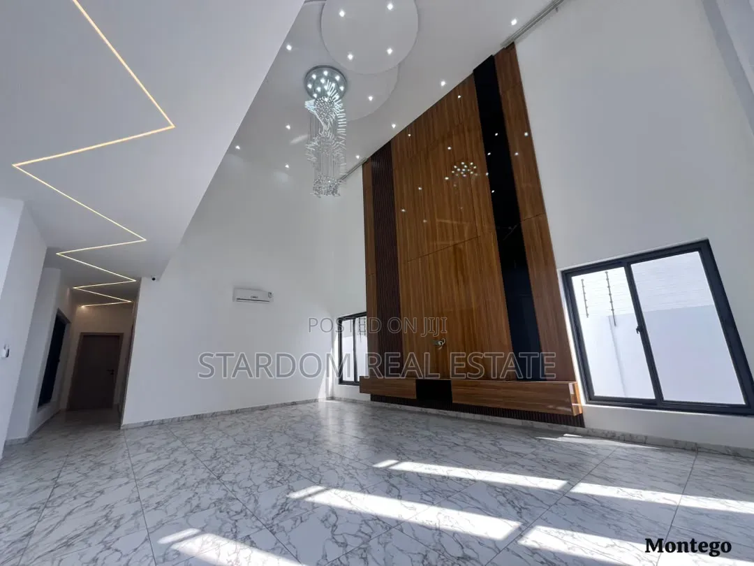 4bdrm Duplex in Ashaley Botwe, School Junction for rent