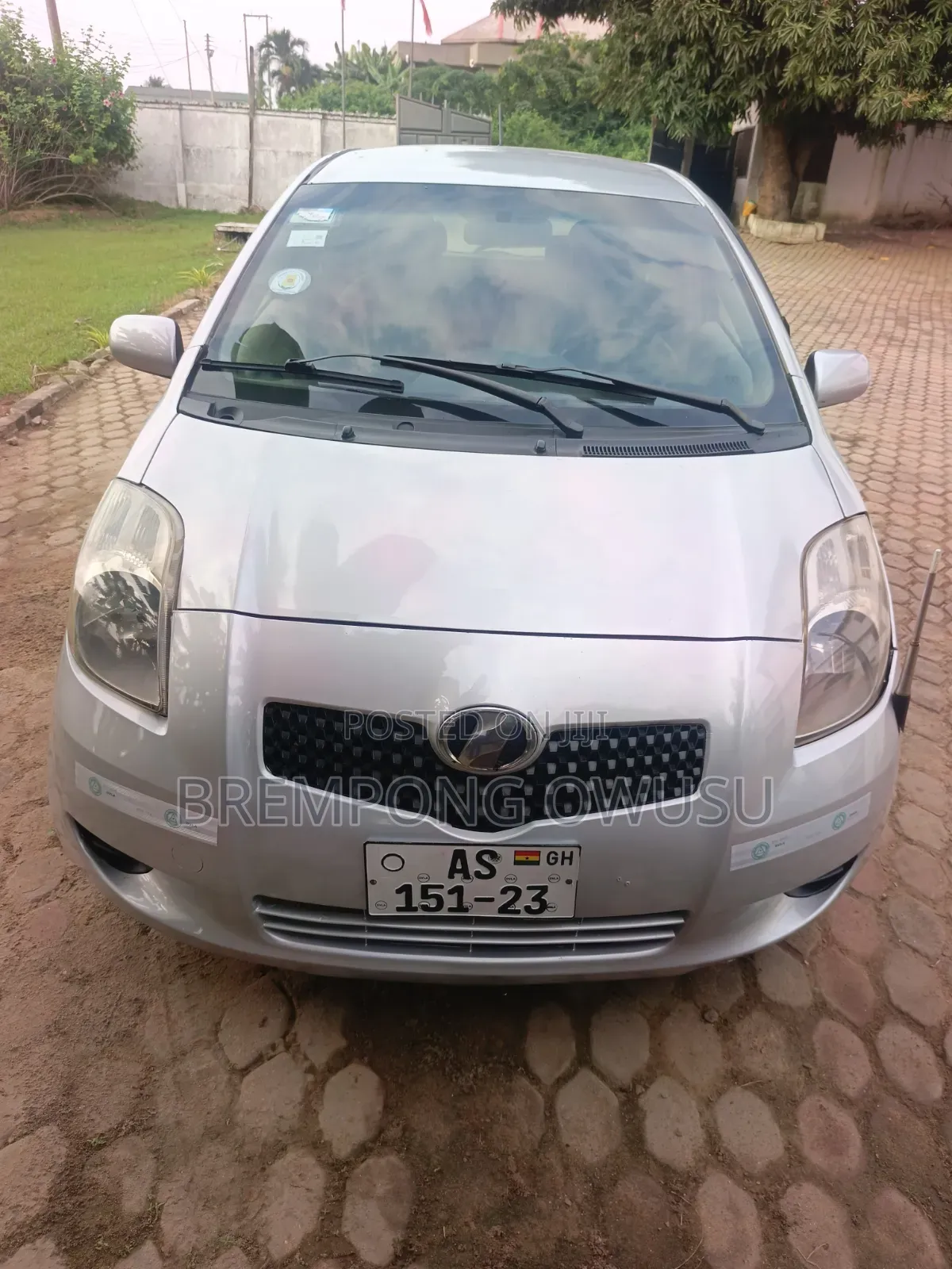 Toyota Vitz 2010 Gray