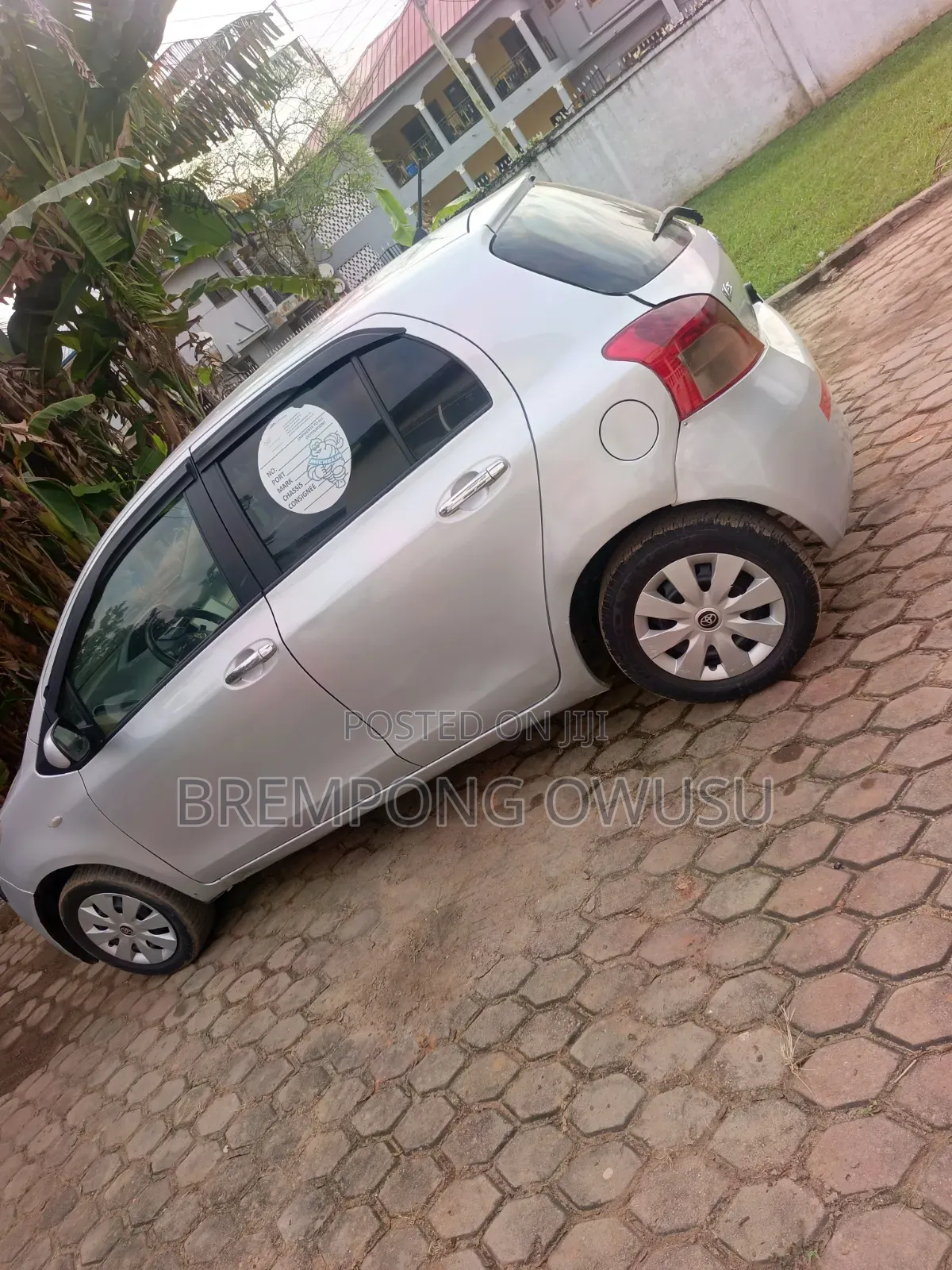Toyota Vitz 2010 Gray