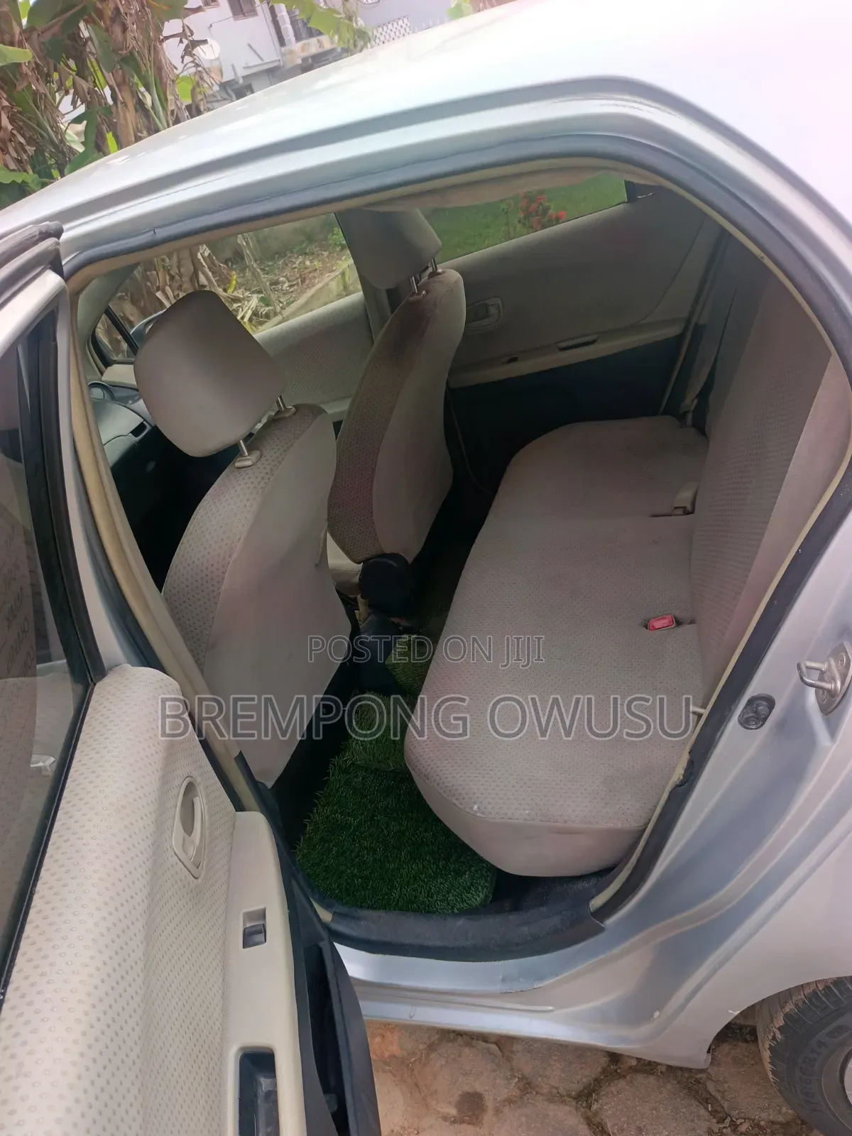 Toyota Vitz 2010 Gray