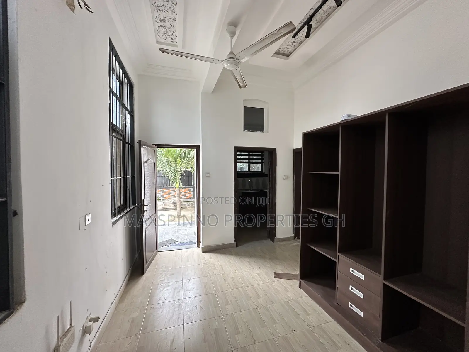 2bdrm Apartment in Maxspinno Properties, Little Roses Area for rent