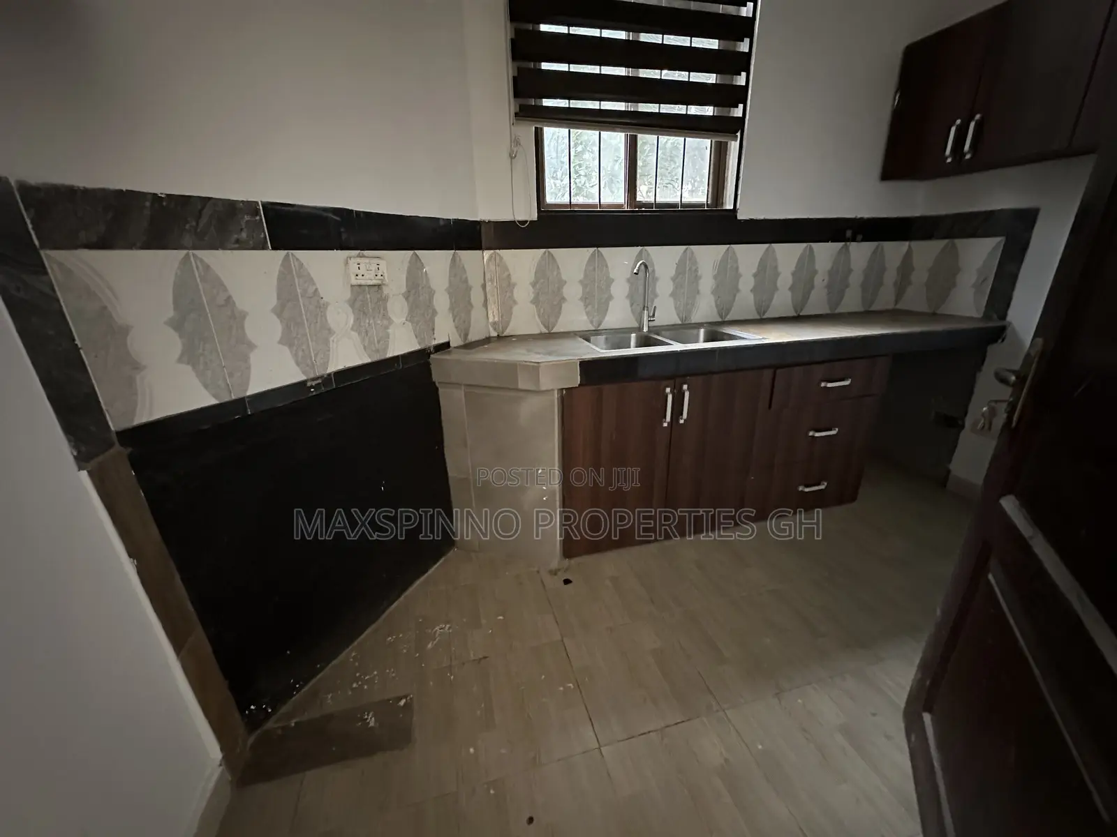 2bdrm Apartment in Maxspinno Properties, Little Roses Area for rent
