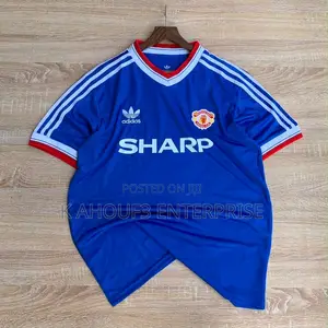 Manchester United Retro Jersey Available