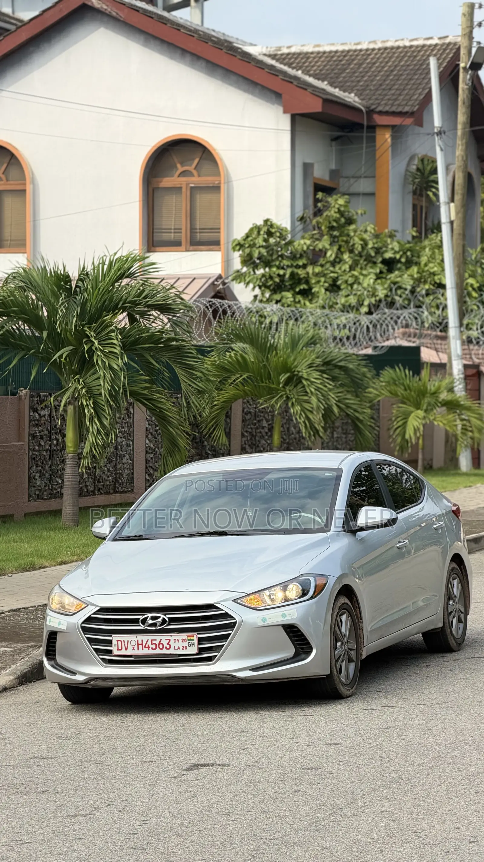 Hyundai Elantra SE Sedan FWD (2.0L 4cyl 6M) 2017 Gray