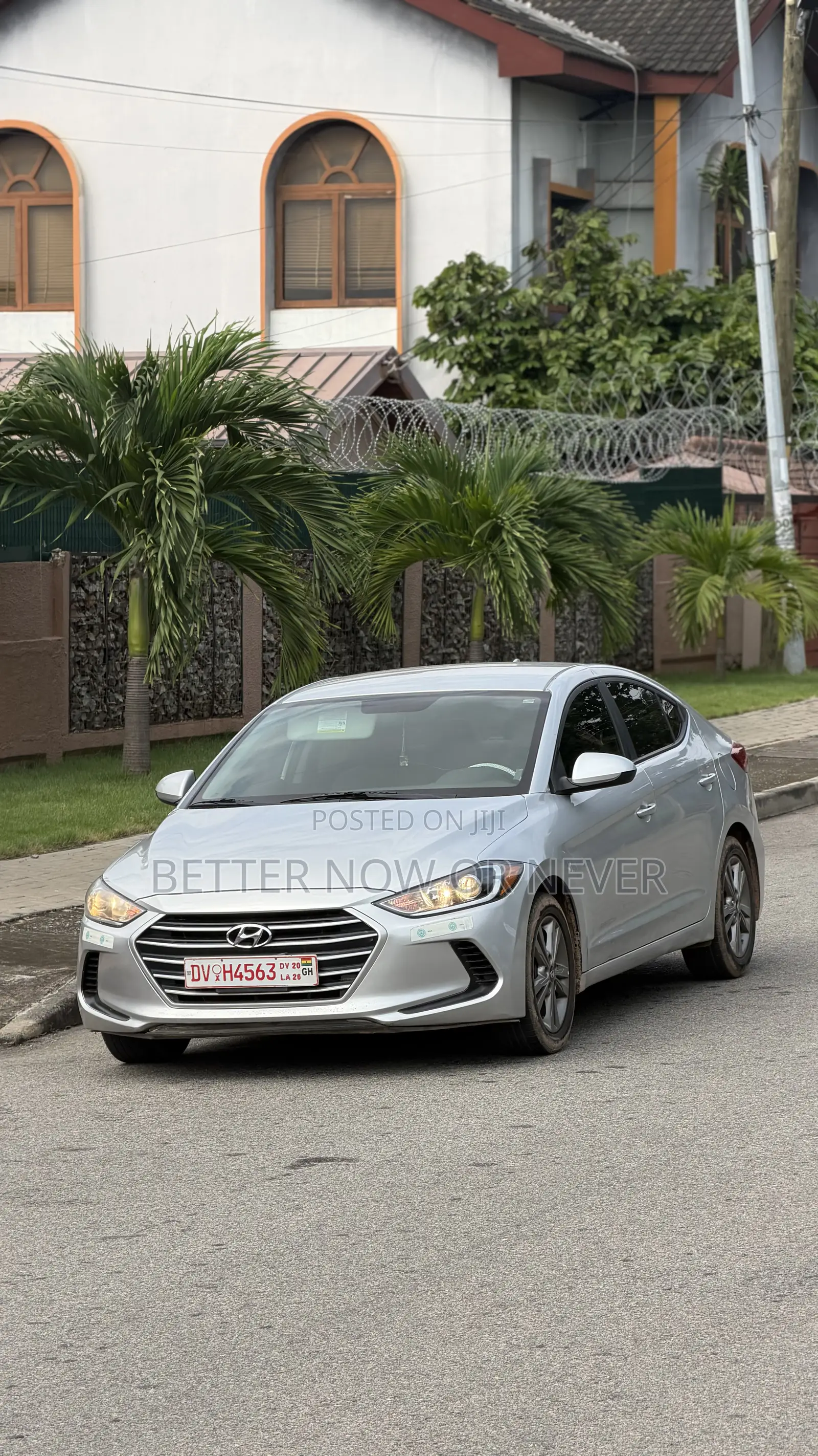 Hyundai Elantra SE Sedan FWD (2.0L 4cyl 6M) 2017 Gray