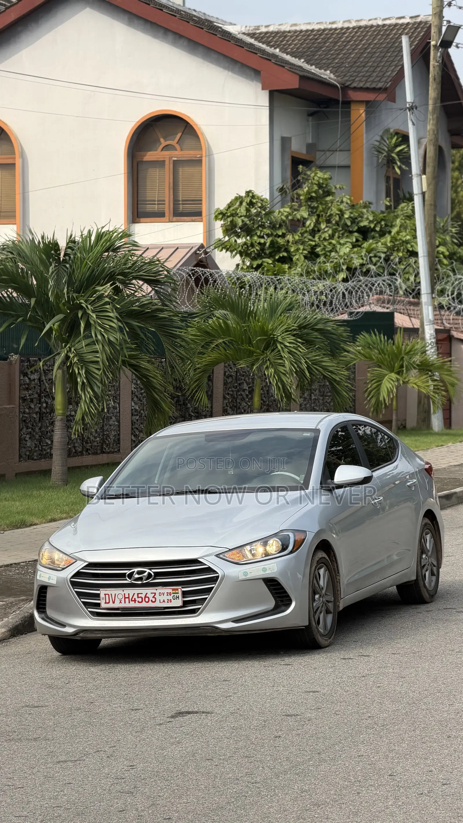 Hyundai Elantra SE Sedan FWD (2.0L 4cyl 6M) 2017 Gray