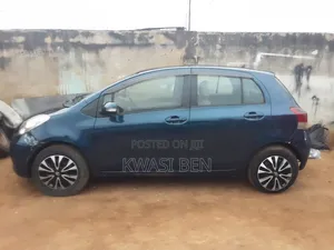 Toyota Vitz 2010 Blue