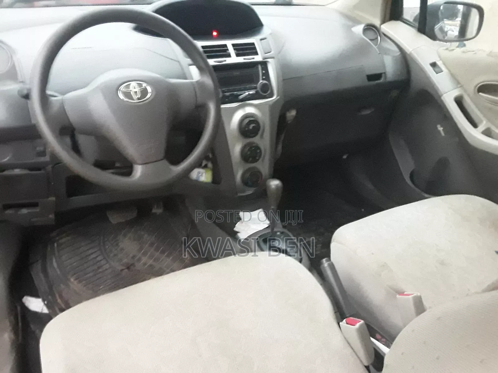 Toyota Vitz 2010 Blue