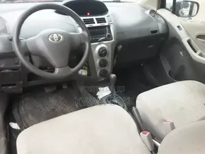 Toyota Vitz 2010 Blue