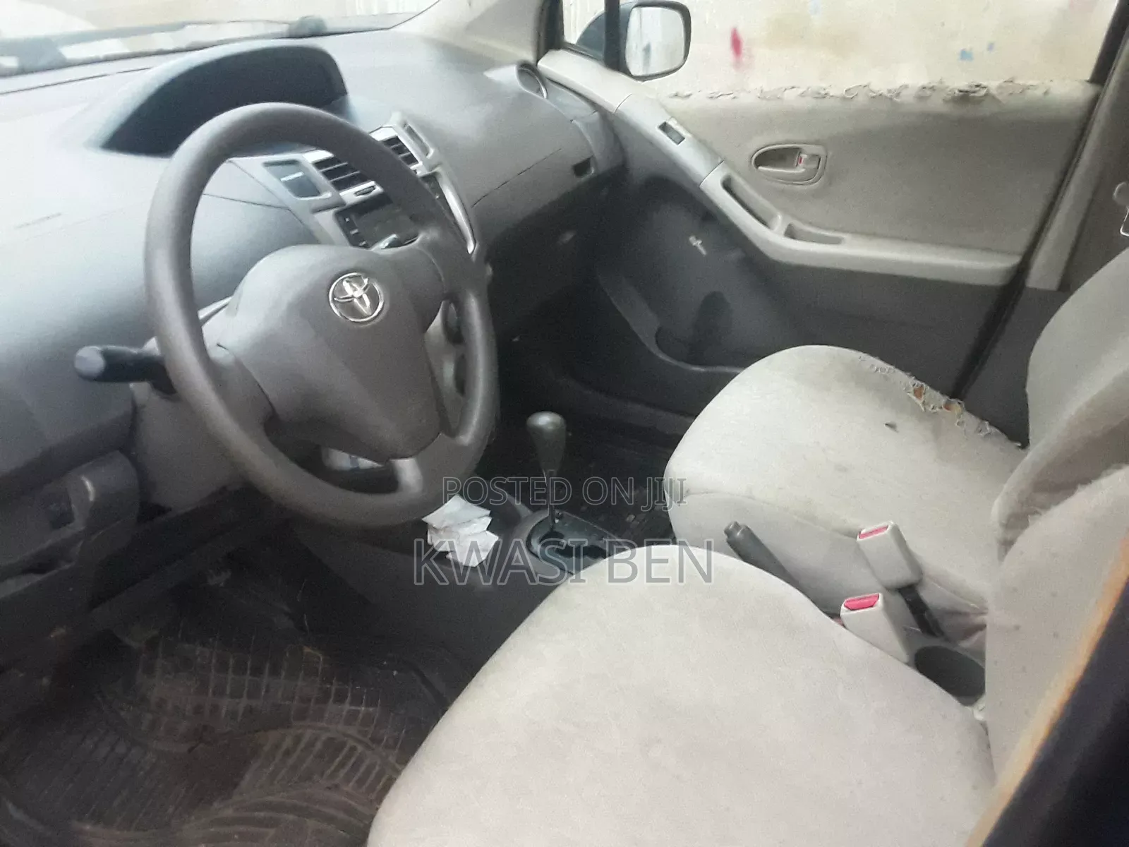 Toyota Vitz 2010 Blue