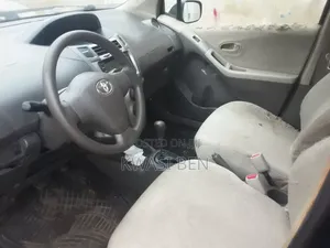 Toyota Vitz 2010 Blue